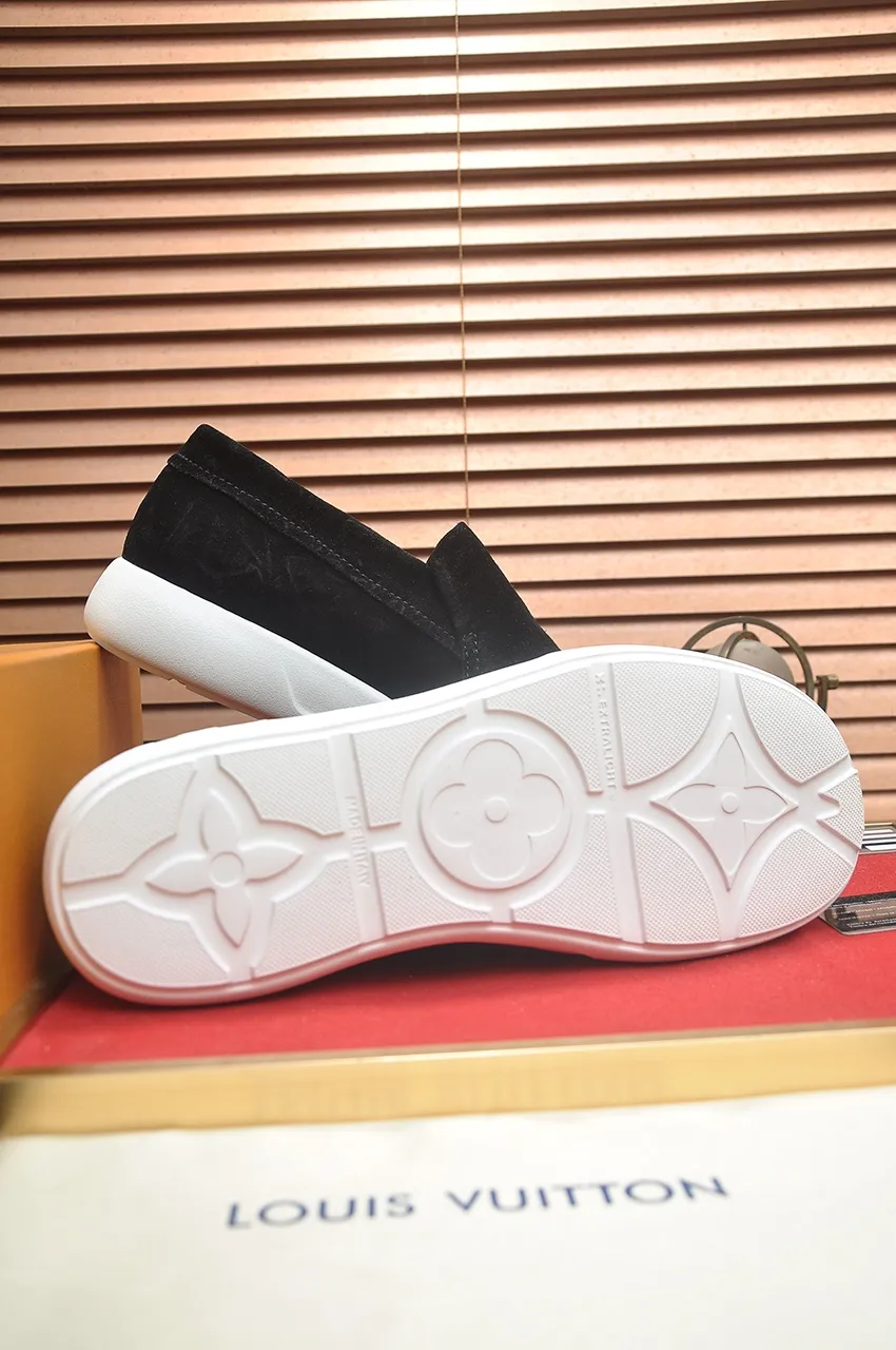 Men's men's shoes 💰700💶[LOUIS VUITTON] new original order 🍀LV Louis Vuitton * - top version of LV classic trendy shoes! Made of imported original LV fabric with rubber surface, breathable cowhide lining, and original wear-resistant rubber foam outsole! High quality products! The yardage is 38-44.